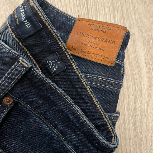 Lucky brand jeans dark wash size 28 - Picture 2 of 2